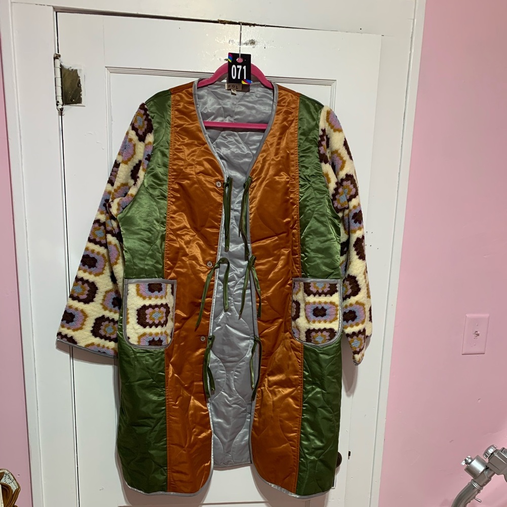 New with tags Pol jacket
Size medium/large
